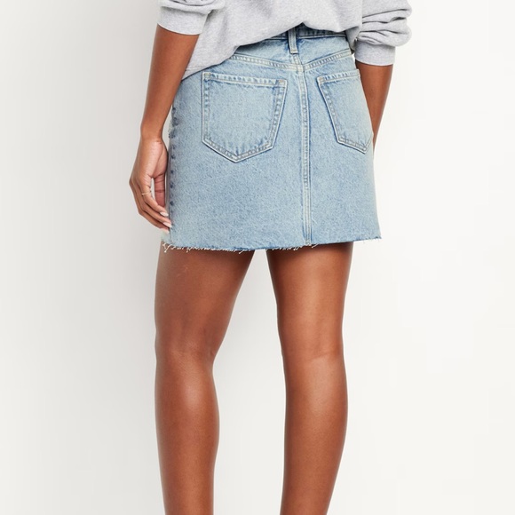 NWT OLD NAVY Mid-Rise OG Jean Mini  Skirt Color: Light Dip - Picture 3 of 9